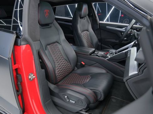 Used 2021 Lamborghini Urus AWD/4WD image 34