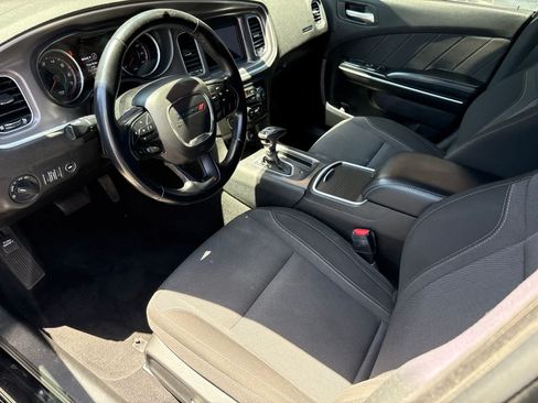 Used 2022 Dodge Charger SXT RWD image 9