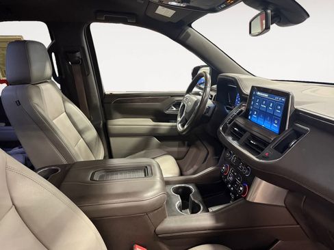 Used 2022 Chevrolet Tahoe Z71 w/ Z71 Off-Road Package image 16