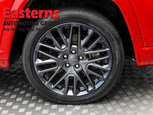 Used 2023 Jeep Compass Limited image 31