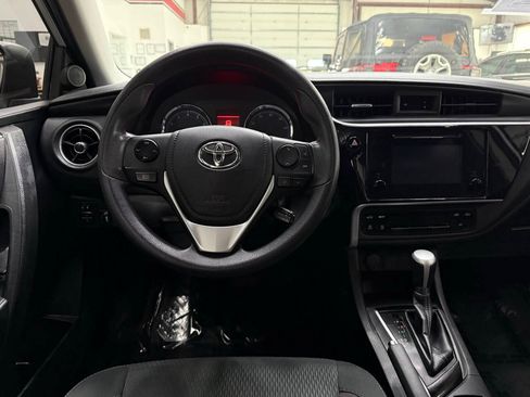 Used 2019 Toyota Corolla LE FWD image 21