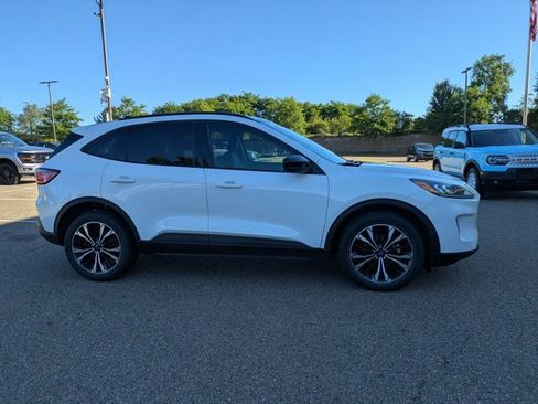 Used 2022 Ford Escape SEL w/ SEL Stealth AWD Package image 4