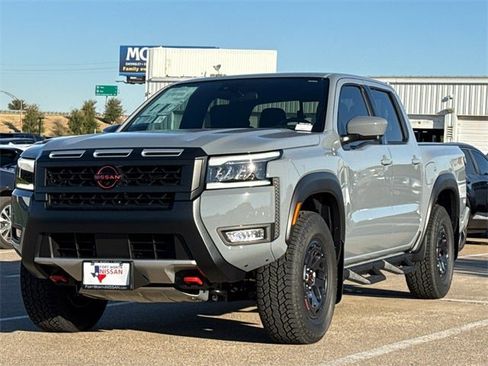 New 2026 Nissan Frontier PRO-4X w/ Pro-4x Convenience Package image 4