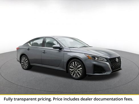 Used 2026 Nissan Altima 2.5 SV FWD image 1