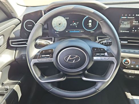 Used 2023 Hyundai Elantra SEL w/ Convenience Package FWD image 22