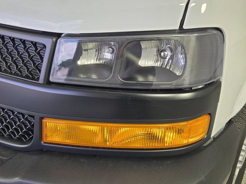 New 2026 Chevrolet Express 2500 w/ Communications Package RWD image 10