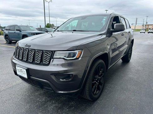 Used 2020 Jeep Grand Cherokee Altitude AWD/4WD image 11