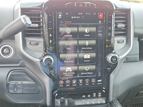 Used 2020 RAM 2500 Laramie w/ Night Edition image 15