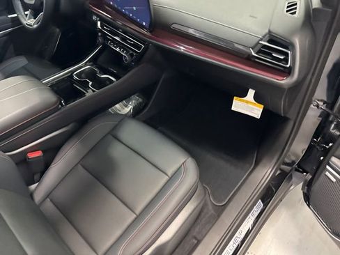 New 2026 Chevrolet Traverse Z71 w/ Enhanced Driving Package AWD/4WD image 32
