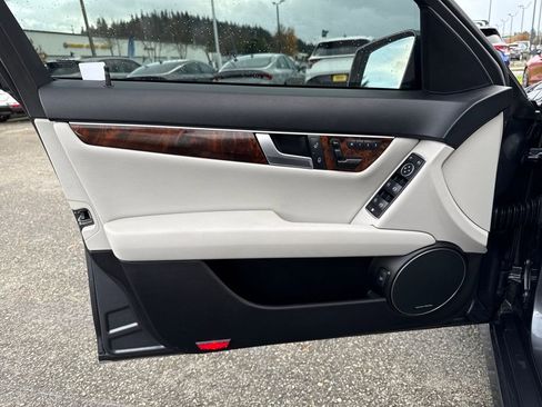 Used 2013 Mercedes-Benz C 300 4MATIC Sedan image 17