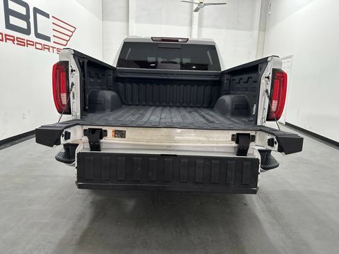 Used 2021 GMC Sierra 1500 SLT w/ SLT Premium Package RWD image 18