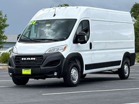 Used 2026 RAM ProMaster 2500 w/ Convenience Group FWD image 14