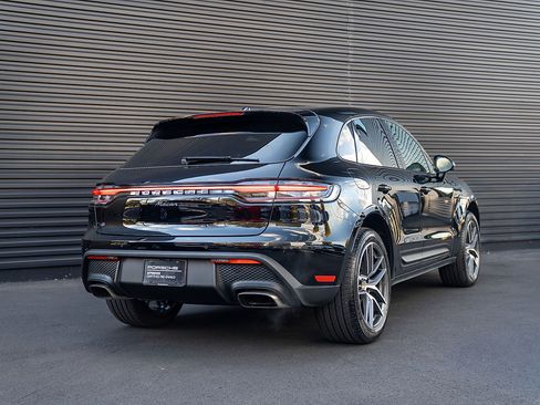 Used 2025 Porsche Macan image 27