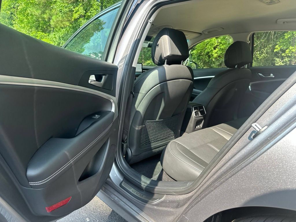 Used 2026 Genesis G70 2.5T RWD image 5
