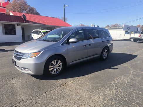 Used 2016 Honda Odyssey SE image 1