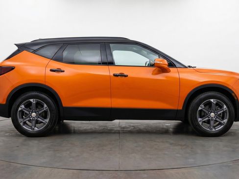 Used 2025 Chevrolet Blazer LT FWD image 11