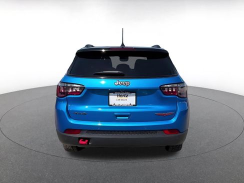 Used 2025 Jeep Compass Trailhawk AWD/4WD image 12