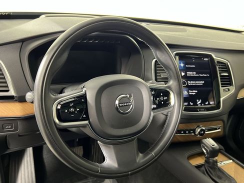 Used 2021 Volvo XC90 T6 Momentum w/ Protection Package Premier image 8