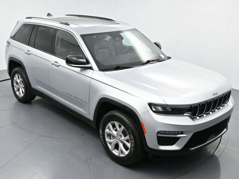 Used 2022 Jeep Grand Cherokee Limited AWD/4WD image 42