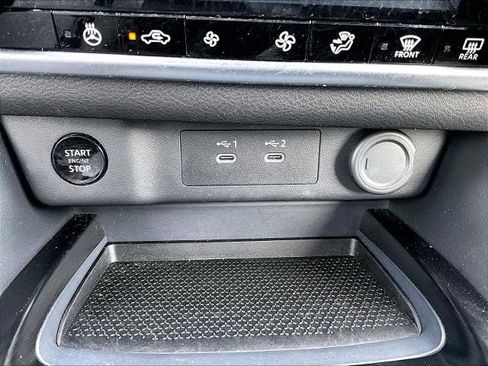 Certified 2025 Nissan Rogue SV w/ SV Premium Package AWD/4WD image 19