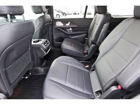 Used 2024 Mercedes-Benz GLS 450 4MATIC image 7