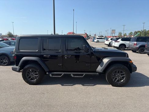 Used 2024 Jeep Wrangler Unlimited Sport AWD/4WD image 7