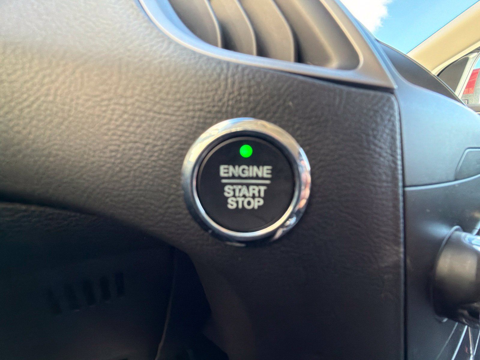 Certified 2019 Ford Edge SEL w/ Equipment Group 201A AWD/4WD image 19