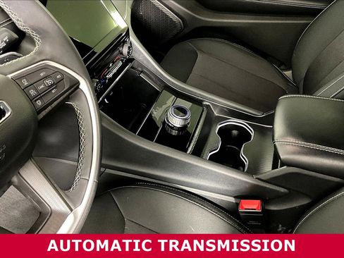 Used 2024 Jeep Grand Cherokee Laredo X image 16