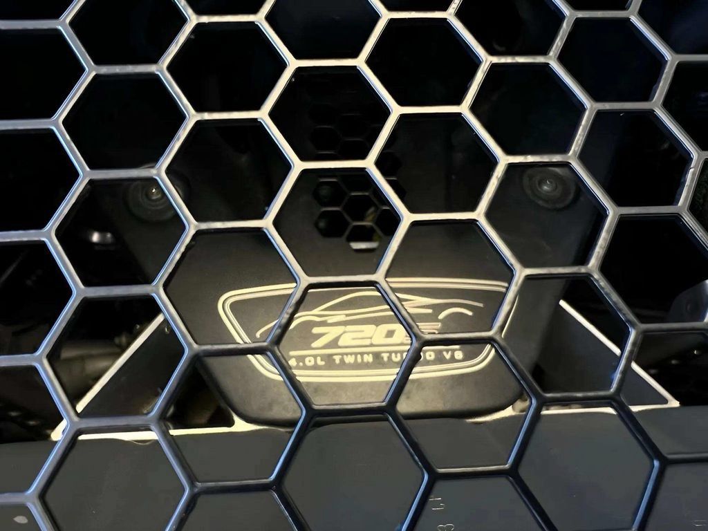 Used 2018 McLaren 720S Performance RWD image 30