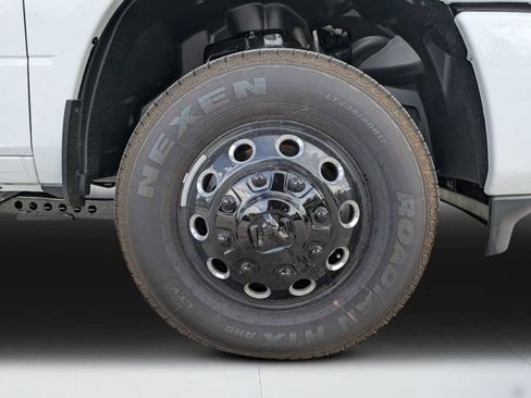 New 2026 RAM 3500 Big Horn AWD/4WD image 10