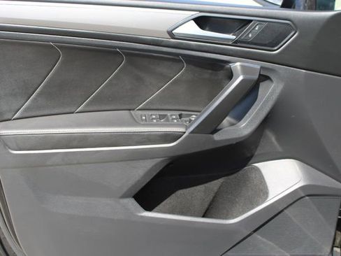 Used 2023 Volkswagen Tiguan SE R-Line FWD image 10
