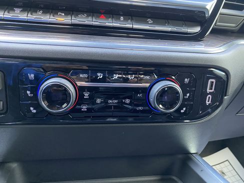 Used 2025 Chevrolet Silverado 2500 LTZ w/ LTZ Premium Package image 31