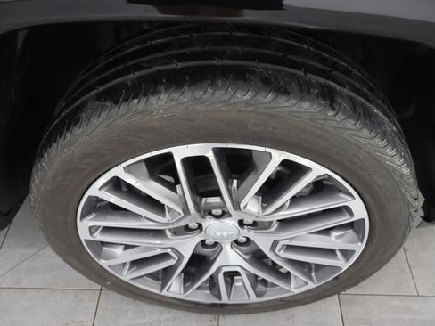 Used 2023 Jeep Compass Limited w/ Elite Group AWD/4WD image 3