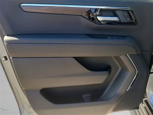 New 2026 Chevrolet Suburban LS w/ LPO, Dark Essentials Package image 18