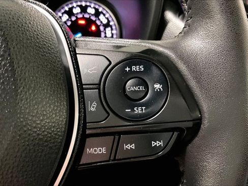 Used 2021 Toyota RAV4 XLE Premium AWD/4WD image 19