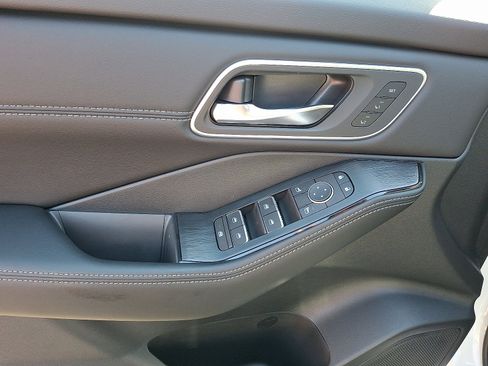 New 2026 Nissan Rogue Platinum w/ Platinum Premium Package image 8