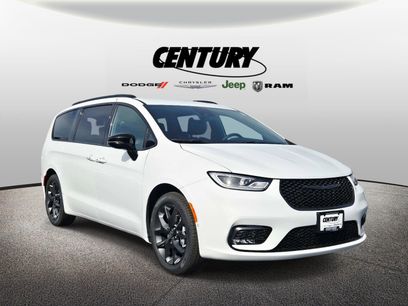 New 2026 Chrysler Pacifica Select