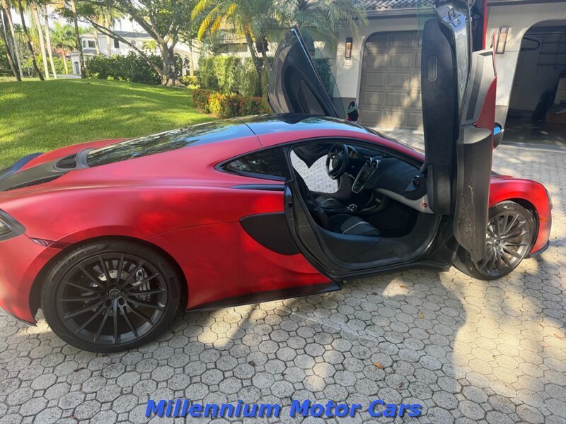Used 2017 McLaren 570S RWD image 6