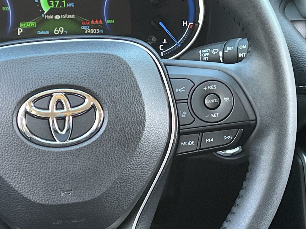 Used 2023 Toyota RAV4 XLE Premium AWD/4WD image 14