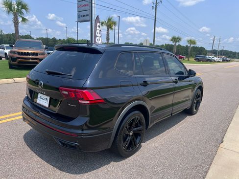 Used 2023 Volkswagen Tiguan SE R-Line AWD/4WD image 6