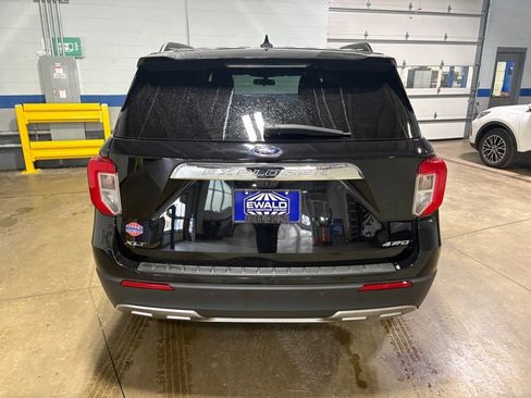 Certified 2022 Ford Explorer XLT w/ Equipment Group 202A image 8