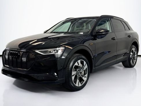 Used 2022 Audi e-tron Premium w/ Convenience Plus Package image 1