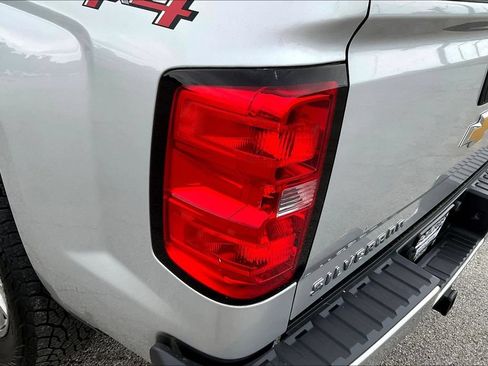 Used 2019 Chevrolet Silverado 1500 LT AWD/4WD image 26