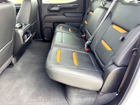 Used 2024 GMC Sierra 1500 AT4 w/ Technology Package image 19