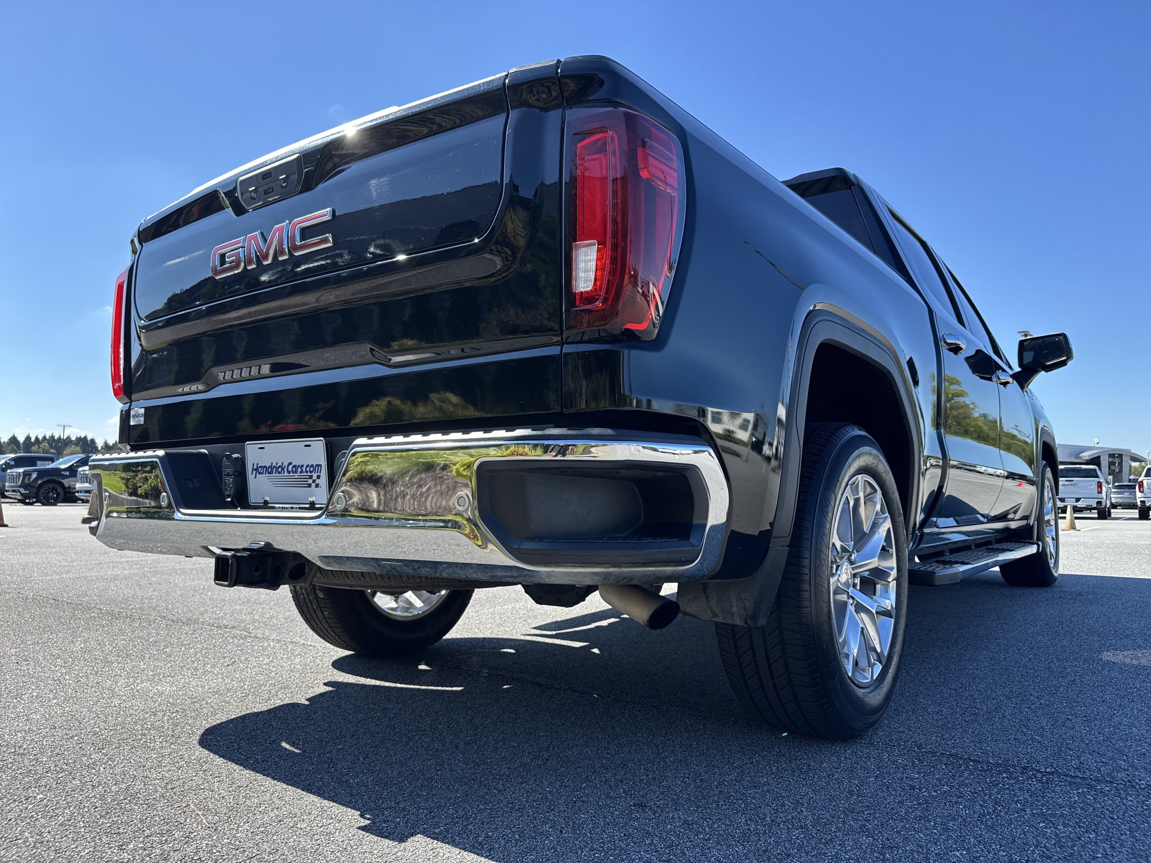 Used 2022 GMC Sierra 1500 SLT w/ SLT Premium Plus Package RWD image 10