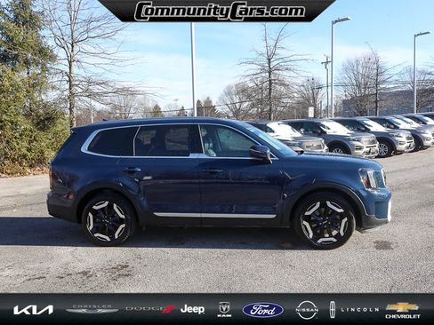 Used 2024 Kia Telluride EX image 8