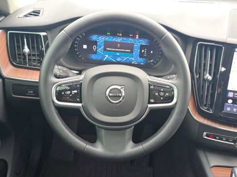 Used 2023 Volvo XC60 B5 Plus w/ Climate Package AWD/4WD image 19