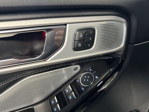 Used 2021 Ford Explorer ST w/ Equipment Group 401A image 18