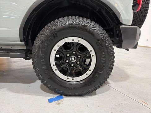 Used 2022 Ford Bronco Outer Banks w/ Sasquatch Package image 38