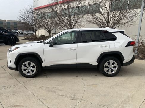 Used 2025 Toyota RAV4 LE FWD image 40